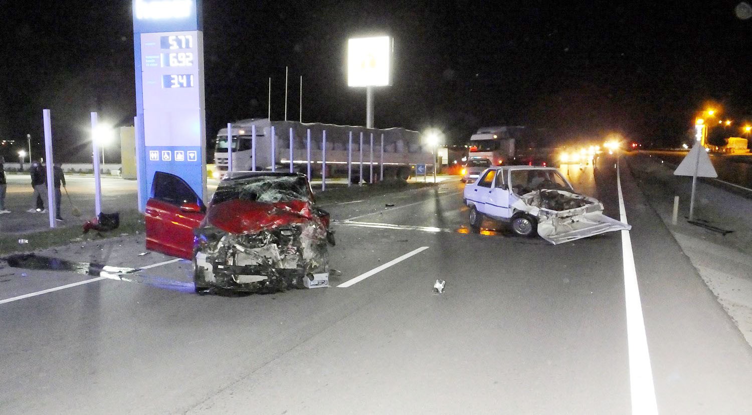 Konya Yolunda Feci Kaza Otomobiller Carpisti 1 Olu 1 Yarali