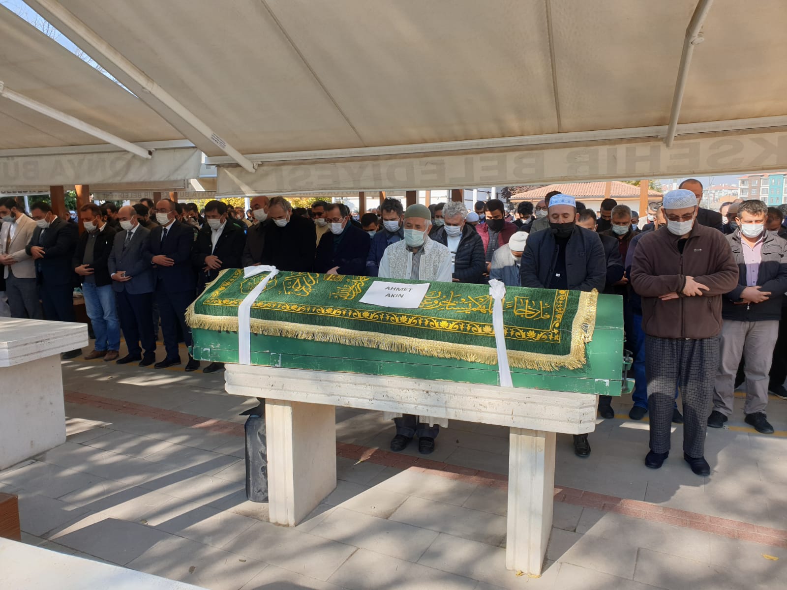 ak-parti-meram-camiasinin-aci-gunu-ahmet-akin-son-yolculuga-ugurlandi-001.jpeg