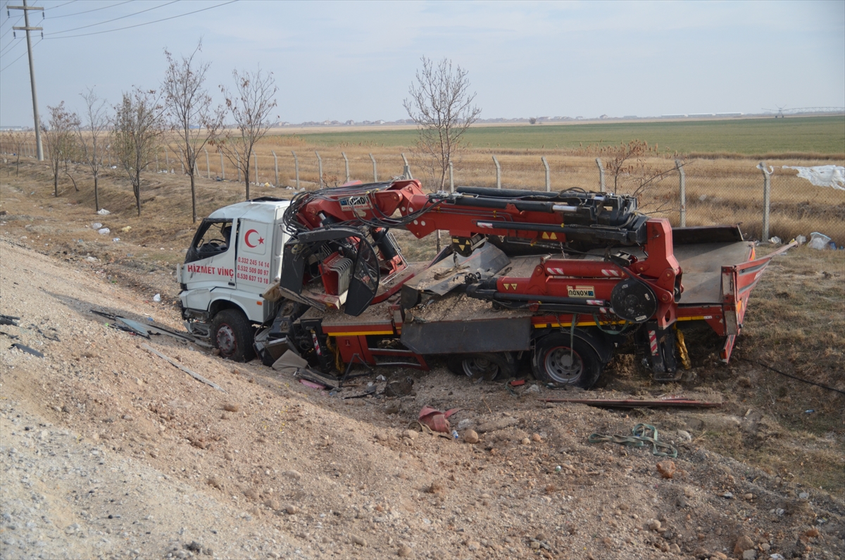 konyada-vinc-sarampole-yuvarlandi-operator-agir-yaralandi.jpg