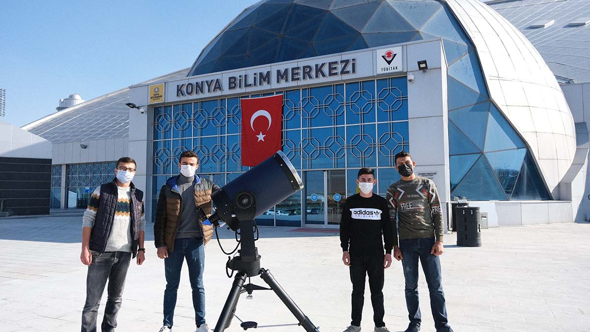 gunes-sistemini-tartistiklari-goruntu-binlerce-paylasim-alan-konyali-gencler-bilim-merkezinde-001.jpg