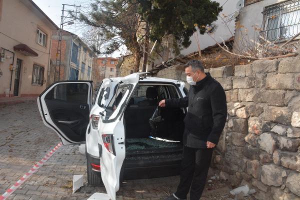 park-halindeki-sifir-araci-bu-hale-getirdi-001.jpg