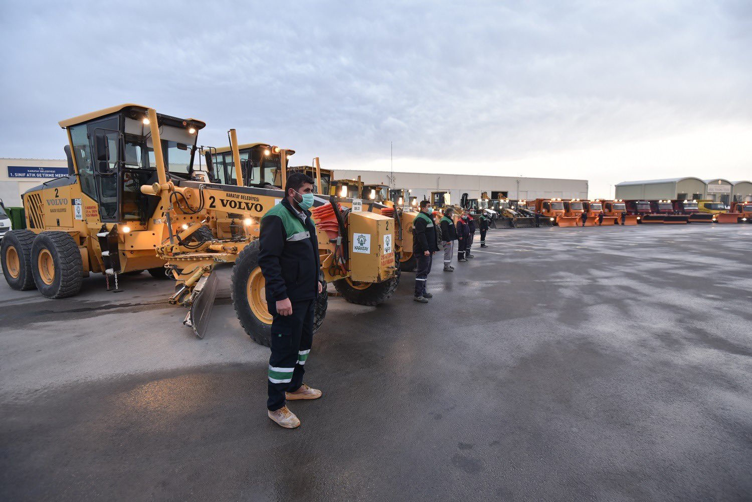 meteoroloji-beklenen-kar-uyarisini-yapti-karatay-belediyesi-ekipleri-mucadele-icin-hazir-001.jpg