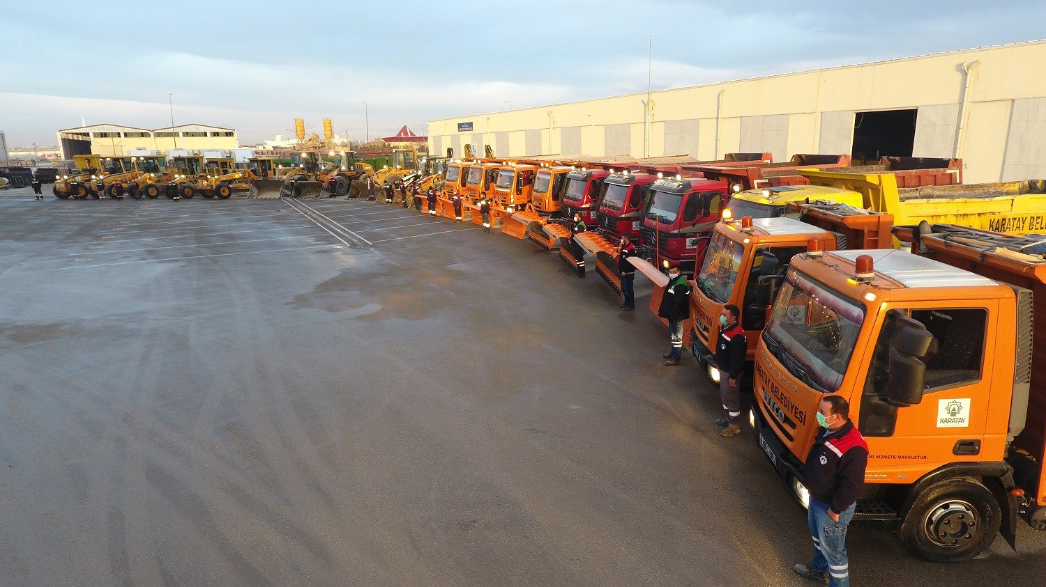 meteoroloji-beklenen-kar-uyarisini-yapti-karatay-belediyesi-ekipleri-mucadele-icin-hazir.jpg