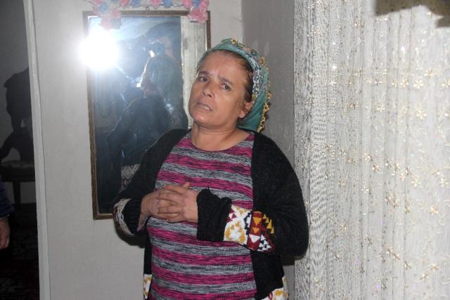polise-esimi-vurdum-ihbari-yapti-eve-gelen-ekipleri-vuruldugu-iddia-edilen-kadin-karsiladi-002.jpg