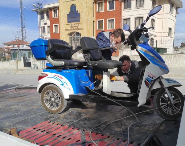 konyada-engelli-ciftin-elektrikli-motosikleti-aldiklari-gun-calindi-simdi-yuzleri-guluyor.jpg