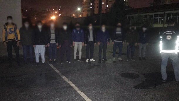 konya-polisinden-gocmen-kacakciligi-operasyonu-002.jpeg