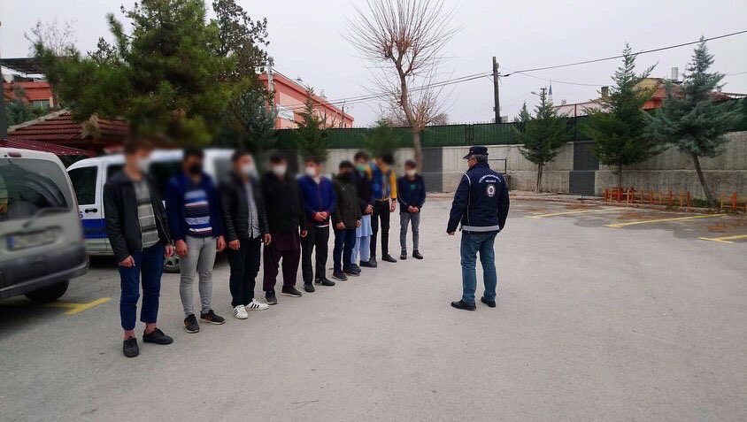konya-polisinden-gocmen-kacakciligi-operasyonu.jpeg