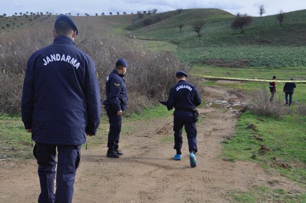 cansiz-bedenleri-bulunan-4-gencten-geriye-omuz-omuza-cekilmis-bu-kare-kaldi-003.jpg