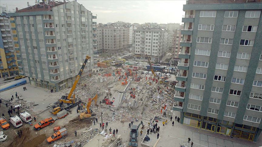 2021/02/02/unutulmayan-17-yillik-buyuk-aci-zumrut-apartmani-faciasi.jpg