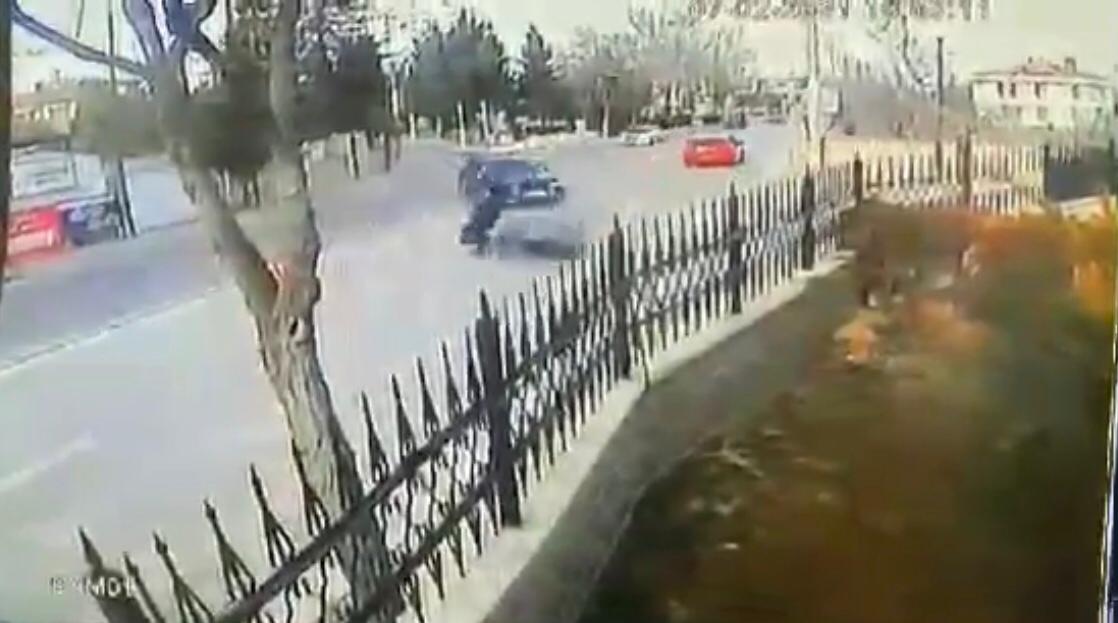 konyada-otomobilin-carptigi-motosiklet-surucusu-hayatini-kaybetti-aci-an-kamerada-002.jpeg