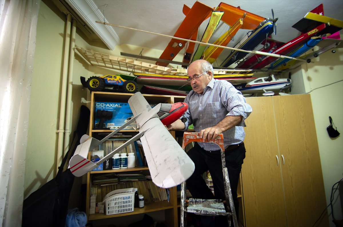 konyali-73-yasindaki-model-ucak-tutkunu-evini-atolyeye-donusturdu-004.jpg