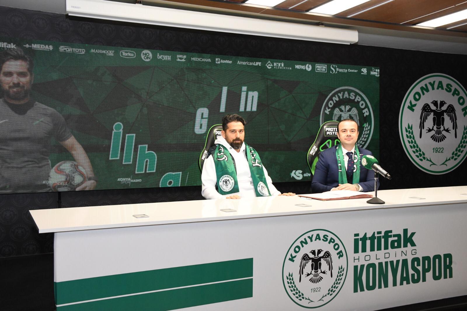 konyaspor-ilhan-palut-ile-1-bucuk-yillik-sozlesme-imzaladi.jpeg