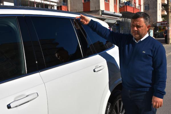 870-bin-liraya-aldigi-sifir-kilometre-luks-aracin-kapisi-degisik-cikti.jpg