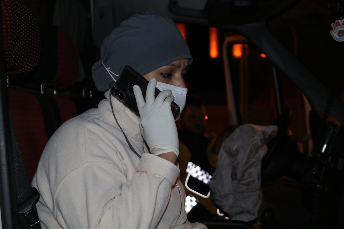 suriyeli-kadin-kaza-yapan-ambulansin-icinde-dogum-yapti-001.jpg