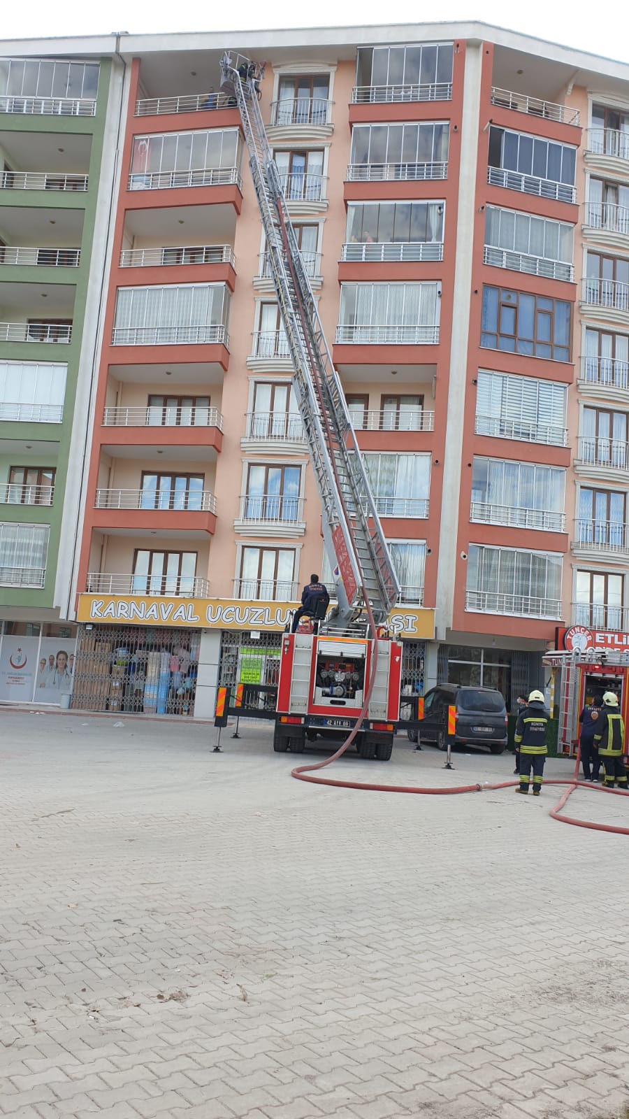 konyada-7-katli-binada-yangin-panigi.jpeg