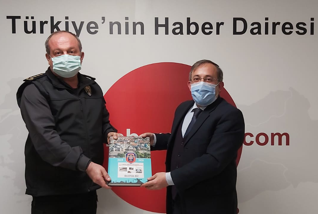konya-emniyet-muduru-mustafa-aydin-haber-dairesinde-001.jpeg