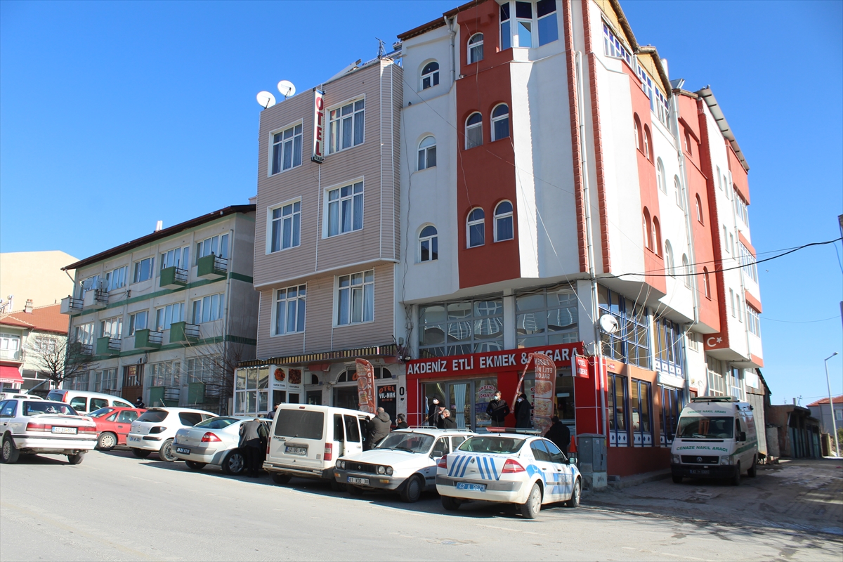 konyada-37-yasindaki-kimya-ogretmeninin-sir-olumu-otel-odasinda-bulundu.jpg
