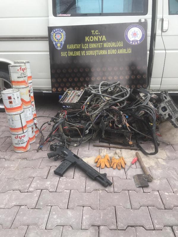 konyada-polis-operasyonu-is-makinesi-ve-fabrikadan-hirsizlik-zanlilari-yakalandi-003.jpg