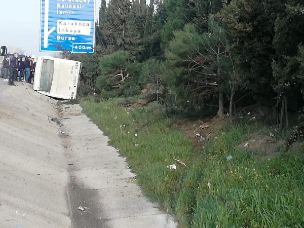 lastigi-patlayan-yolcu-otobusu-kanala-devrildi-yaralilar-var.jpg