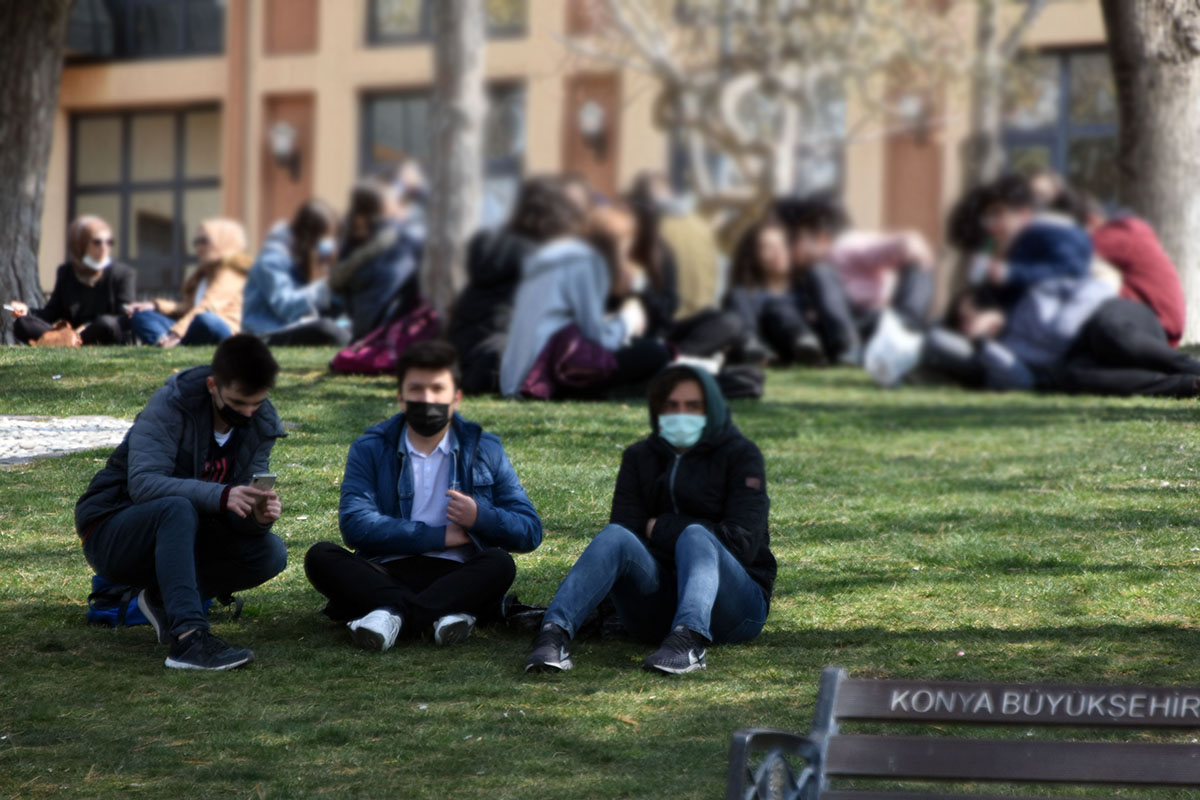 sicak-hava-kirmizi-listedeki-konyada-korona-tedbirlerini-unutturdu-008.jpg