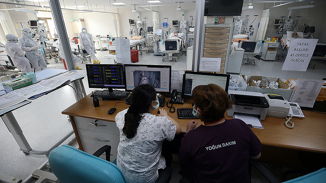 cok-yuksek-riskli-grubundaki-ilde-asi-calismalari-sonuc-vermeye-basladi-hastaneye-yatis-oranlari-dususte-1.jpg