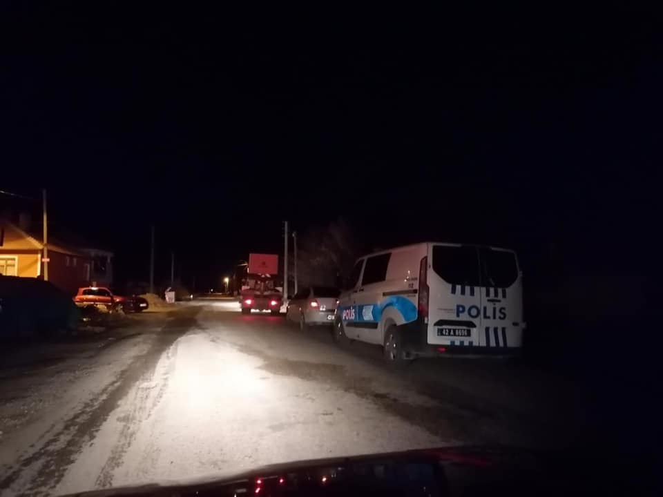 konyada-ekipleri-alarma-geciren-olay-bir-kadin-ahirda-olu-bulundu-002.jpg