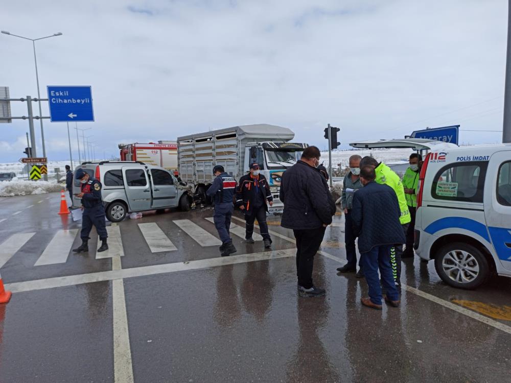 konya-yolundaki-kaza-ucuz-atlatildi1.jpg