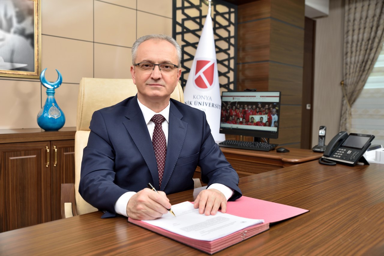 rektor-prof-dr-babur-ozcelik.jpg