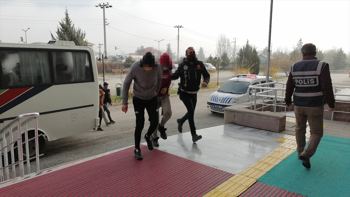 konyada-uyusturucu-operasyonunda-yakalanan-17-supheliden-12si-tutuklandi2.jpg