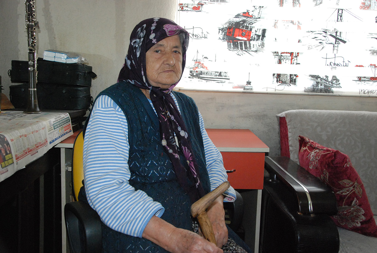 90-yasinda-koronavirusu-yendi-kimse-misafirlige-gitmesin-dedi2.jpg