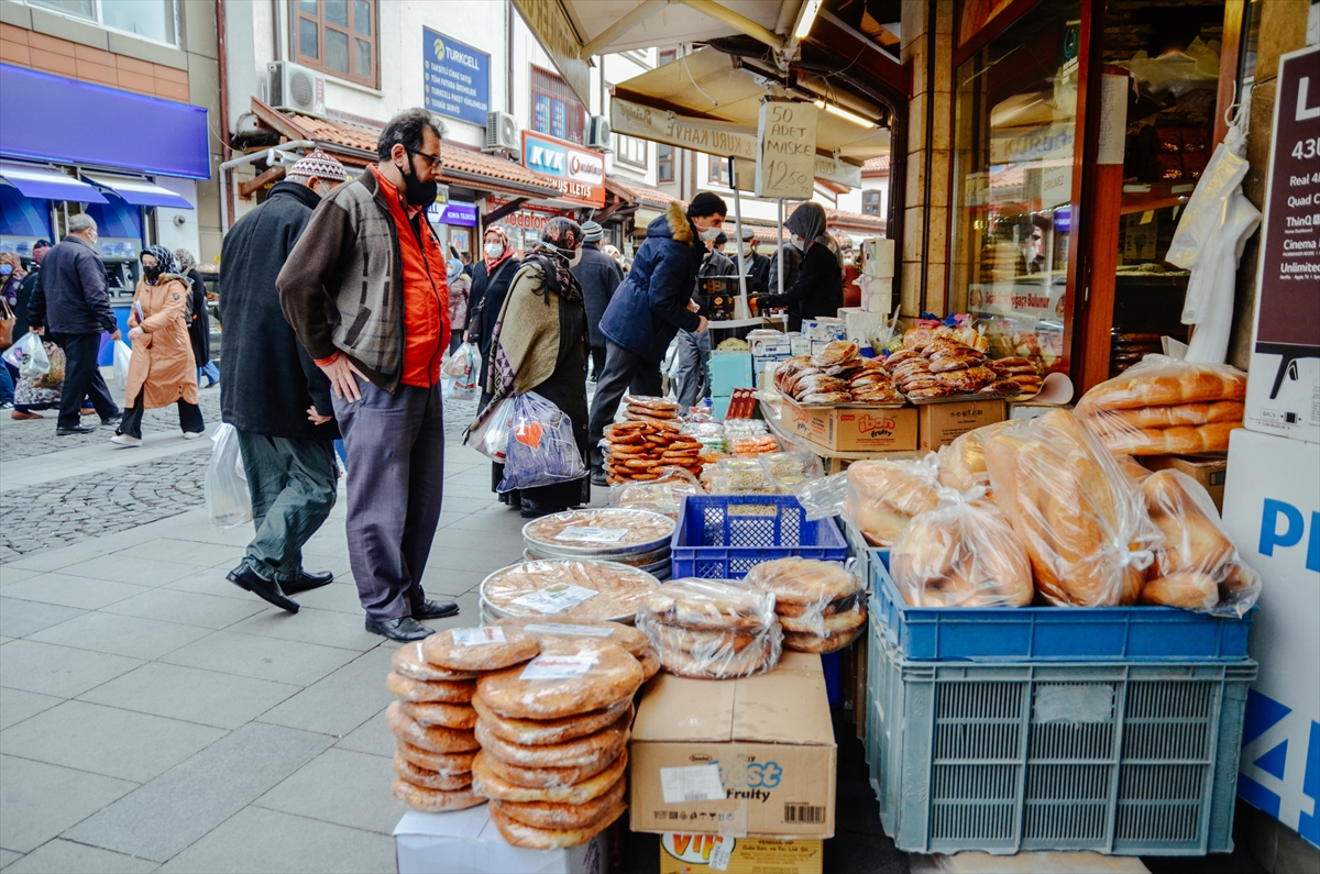 konyada-ramazan-ayi-hareketliligi-iste-en-cok-satilan-urunlerin-fiyatlari-007.jpg