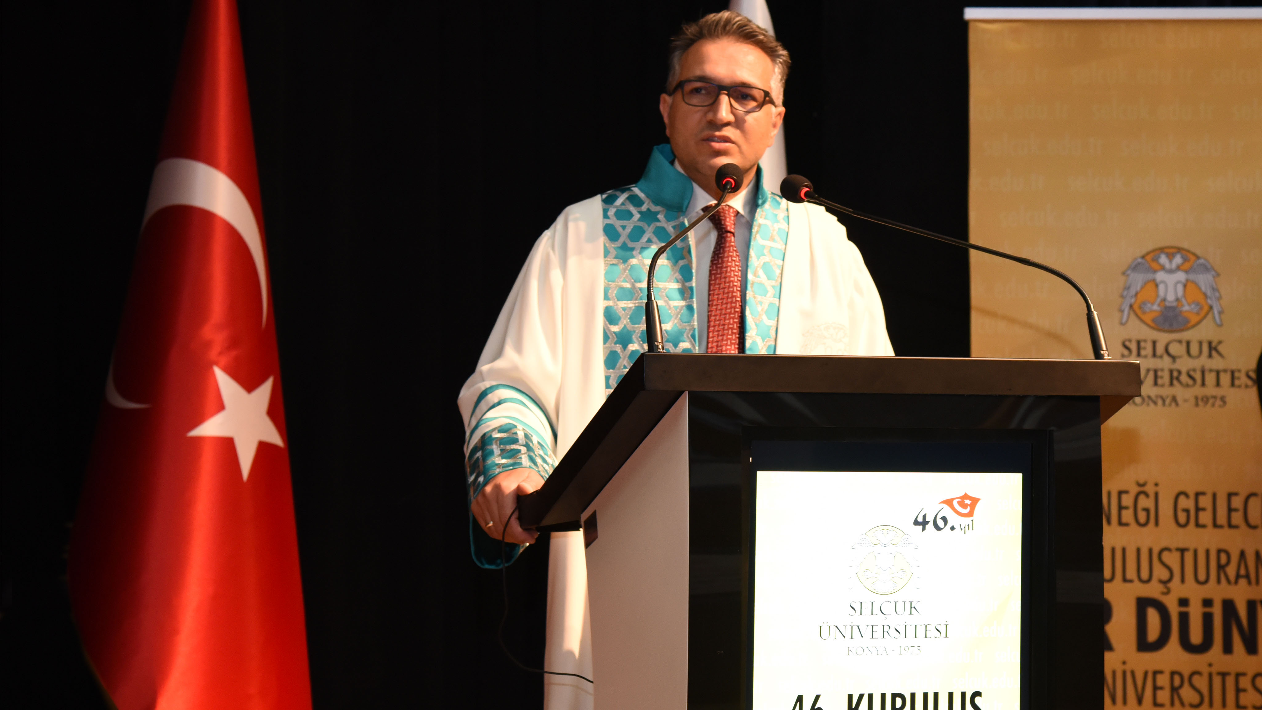 selcuk-universitesi-46-yasinda-8.jpg
