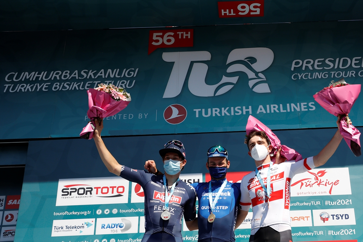 beysehir-alanya-etabini-mark-cavendish-birinci-bitirdi-2.jpg