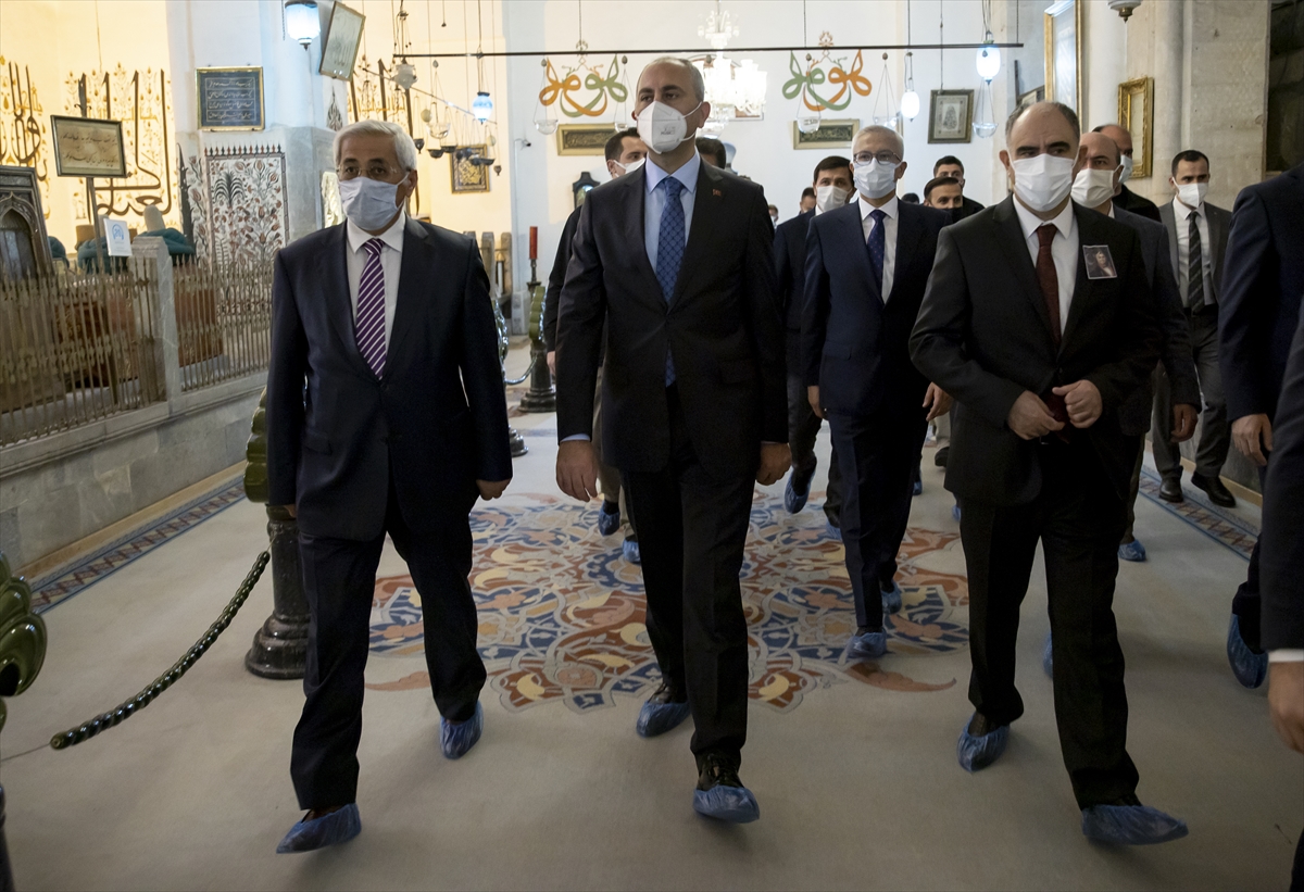 adalet-bakani-abdulhamit-gul-mevlana-muzesini-ziyaret-etti-4.jpg