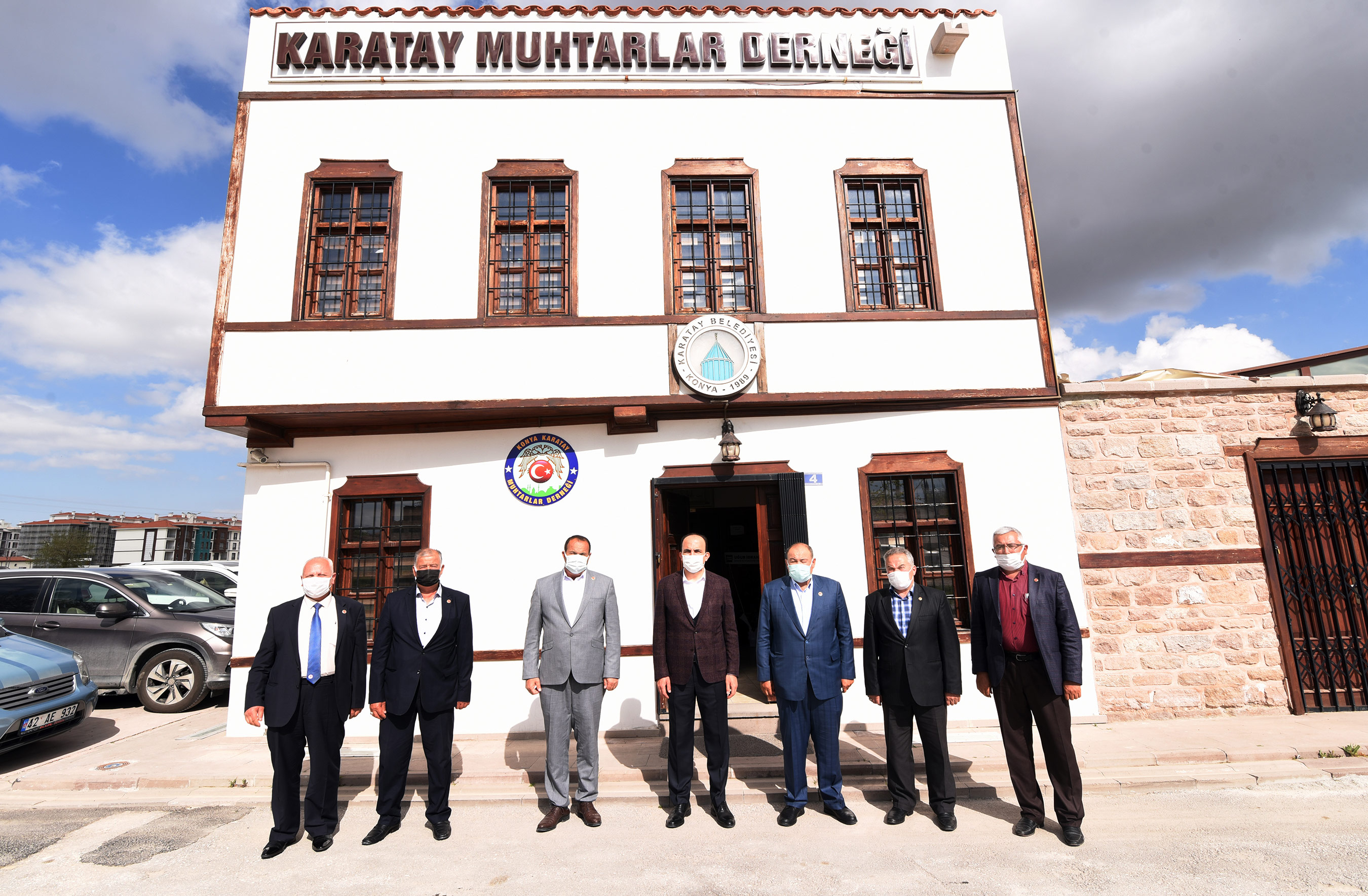 baskan-altay-karatay-ve-meram-muhtarlar-dernegini-ziyaret-etti1.jpg