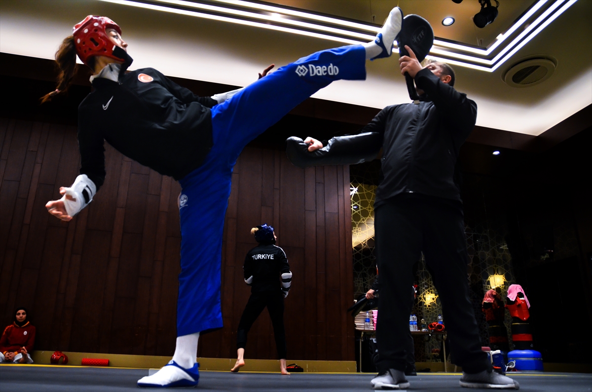 kadin-tekvando-milli-takimi-olimpiyatlara-konyada-hazirlaniyor-4.jpg
