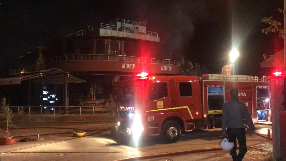 konyada-hastane-yakinlarinda-yangin-panigi-cok-sayida-ekip-sevk-edildi-002.jpg