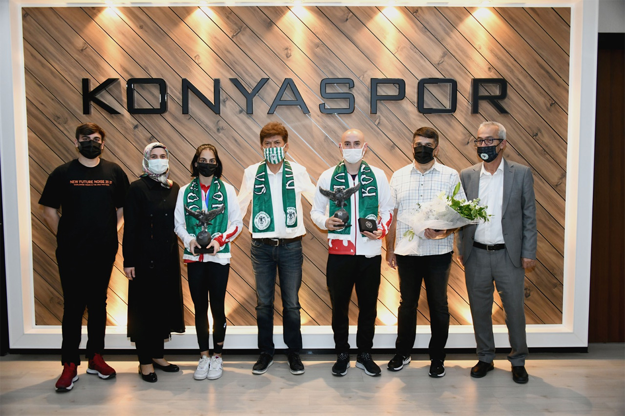 avrupa-sampiyonasinda-tarih-yazan-elif-ceren-colak-konyasporu-ziyaret-etti1.jpg