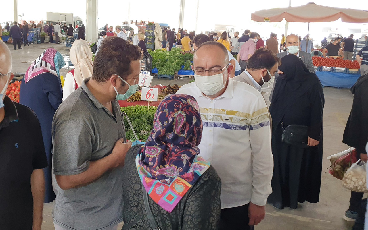 konyada-pazar-yerleri-kovid-19-tedbirlerine-uyularak-acildi1.jpg