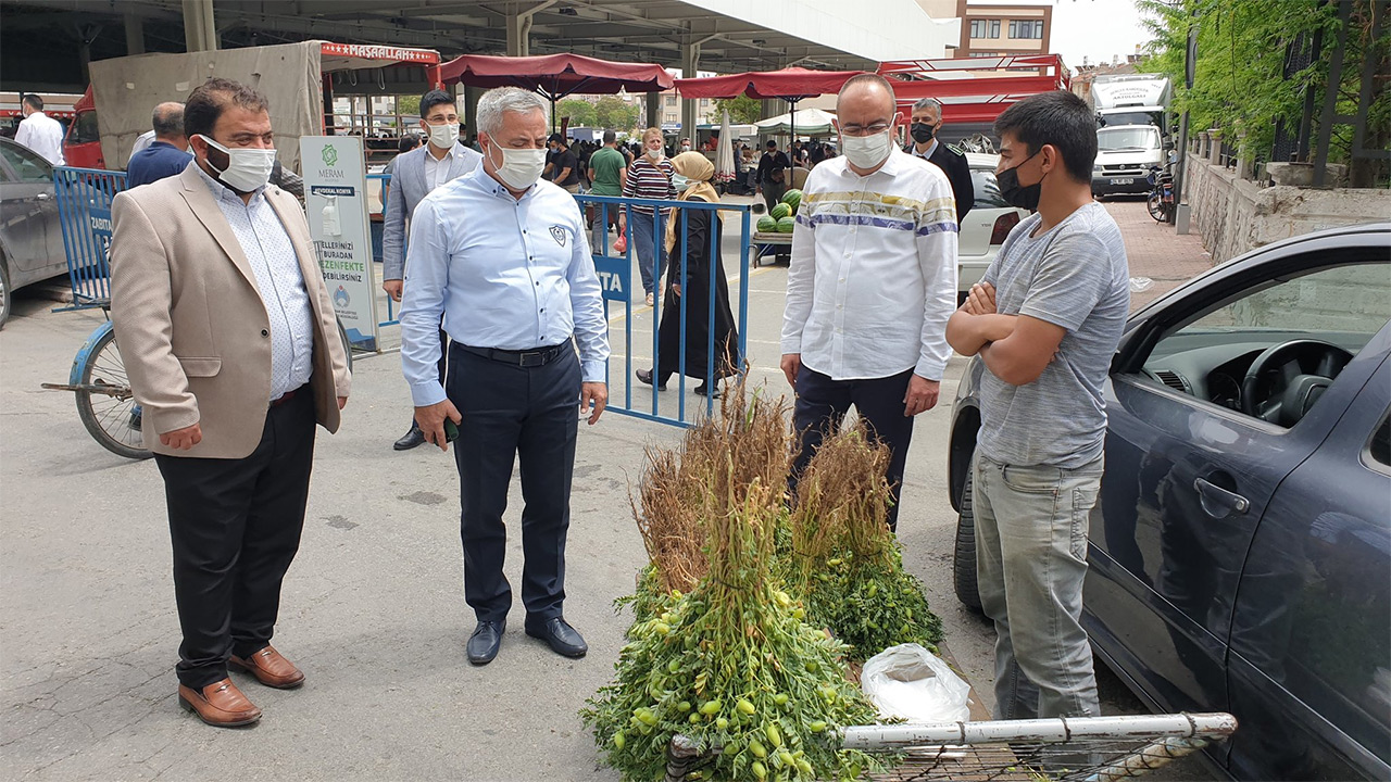 konyada-pazar-yerleri-kovid-19-tedbirlerine-uyularak-acildi3.jpg