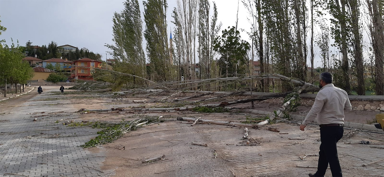 konyanin-bir-bolgesini-firtina-vurdu7-001.jpg