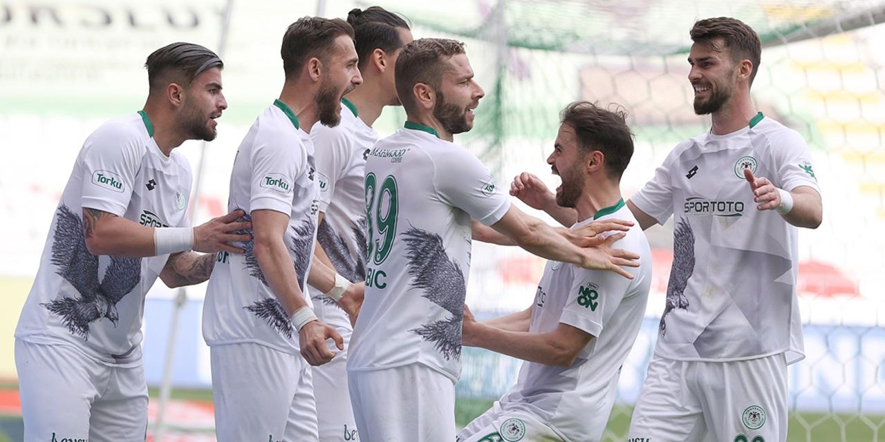 konyaspor-taraftarindan-senol-gunes-tepkisi.jpg