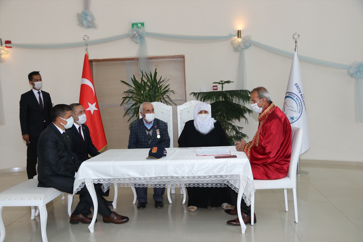 70-yasinda-nufus-cuzdanina-kavustu-ilk-isi-resmi-nikah-kiymak-oldu-1.jpg