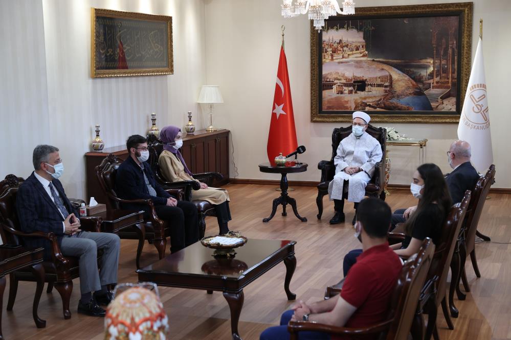 diyanet-isleri-baskani-erbas.jpg