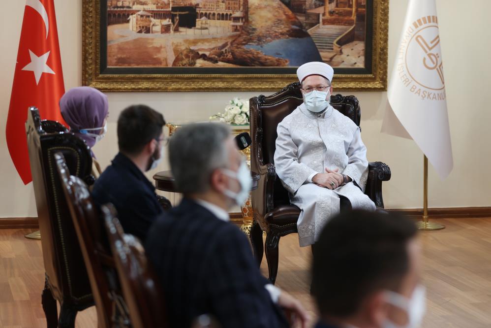 diyanet-isleri-baskani-erbas2.jpg