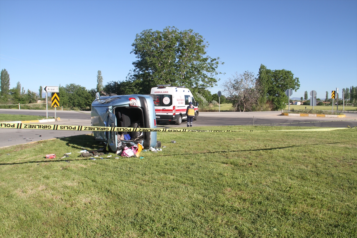 konyada-hastane-yolunda-kaza-anne-ve-kizi-oldu-3-de-yarali-var.jpg
