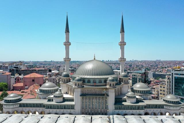 cumhurbaskani-erdoganin-bir-hayali-daha-gercek-oluyor-taksimdeki-cami-bugun-aciliyor-001.jpg