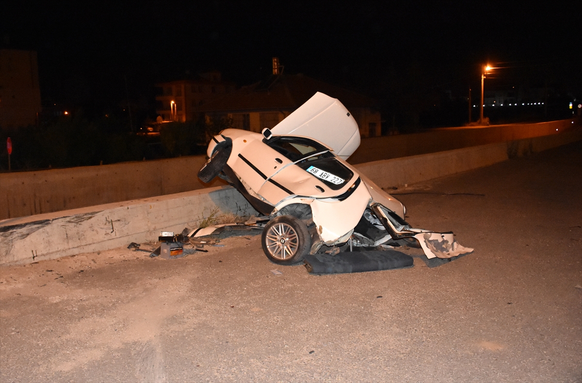 trafik-kazasinda-aractan-firlayan-genc-surucu-alt-gecide-duserek-oldu-3.jpg