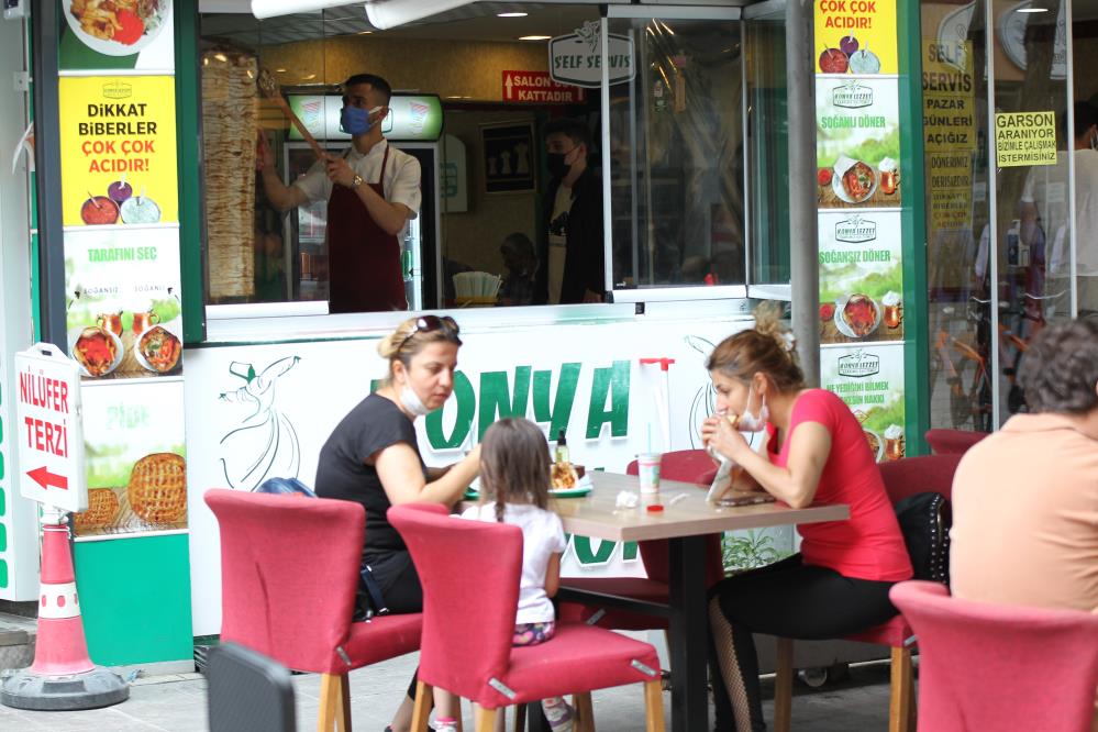 konyada-restoran-ve-kafeler-kademeli-normallesme-kapsaminda-musteri-kabul-ediyor2.jpg