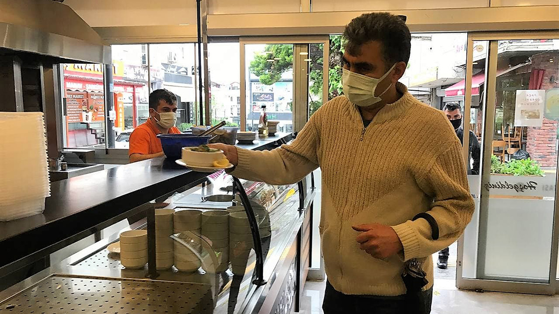 restoran-ve-kafeler-kademeli-normallesme-kapsaminda-musteri-kabul-etmeye-basladi1.jpg